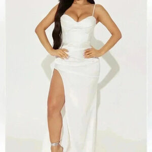 NWT FASHION NOVA  KAYLA SWEETHEART DRESS SMALL